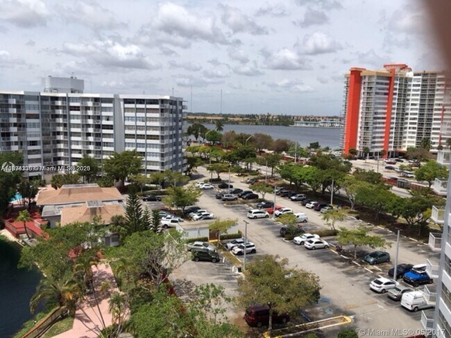 Building Photo - 1300 NE Miami Gardens Dr