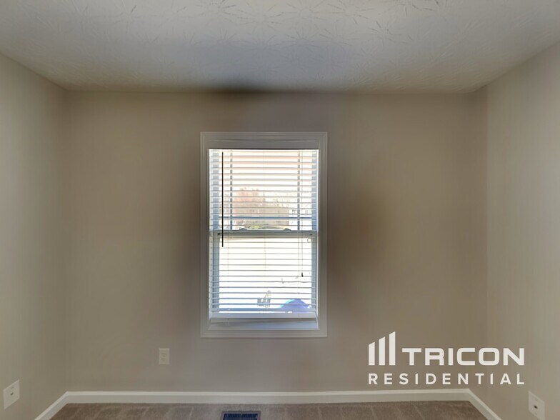Building Photo - 7134 Creeksong Dr