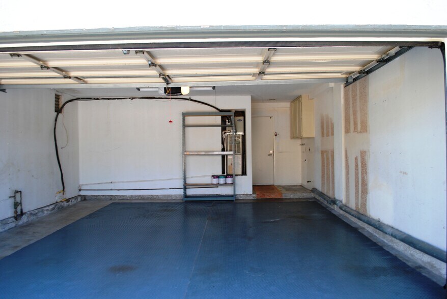 Building Photo - 5821 Portobelo Ct