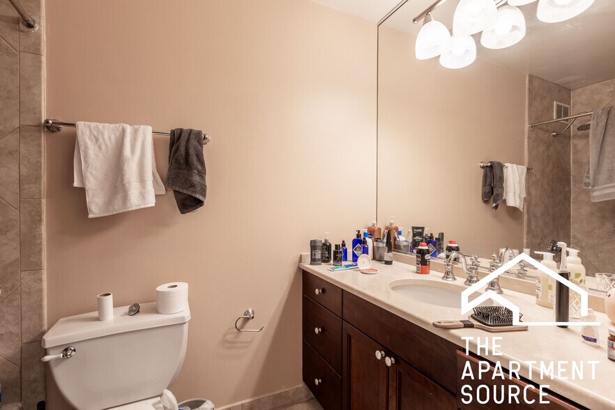 Building Photo - 474 N Lake Shore Dr