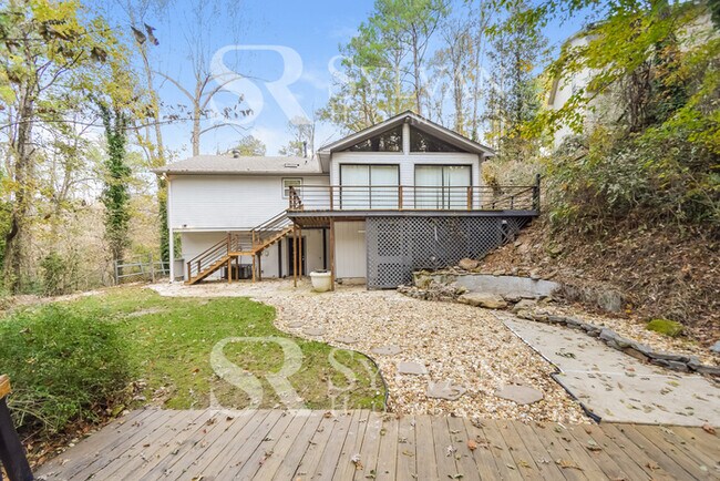 Building Photo - Luxury, Location, and Convenience, it is all HERE!