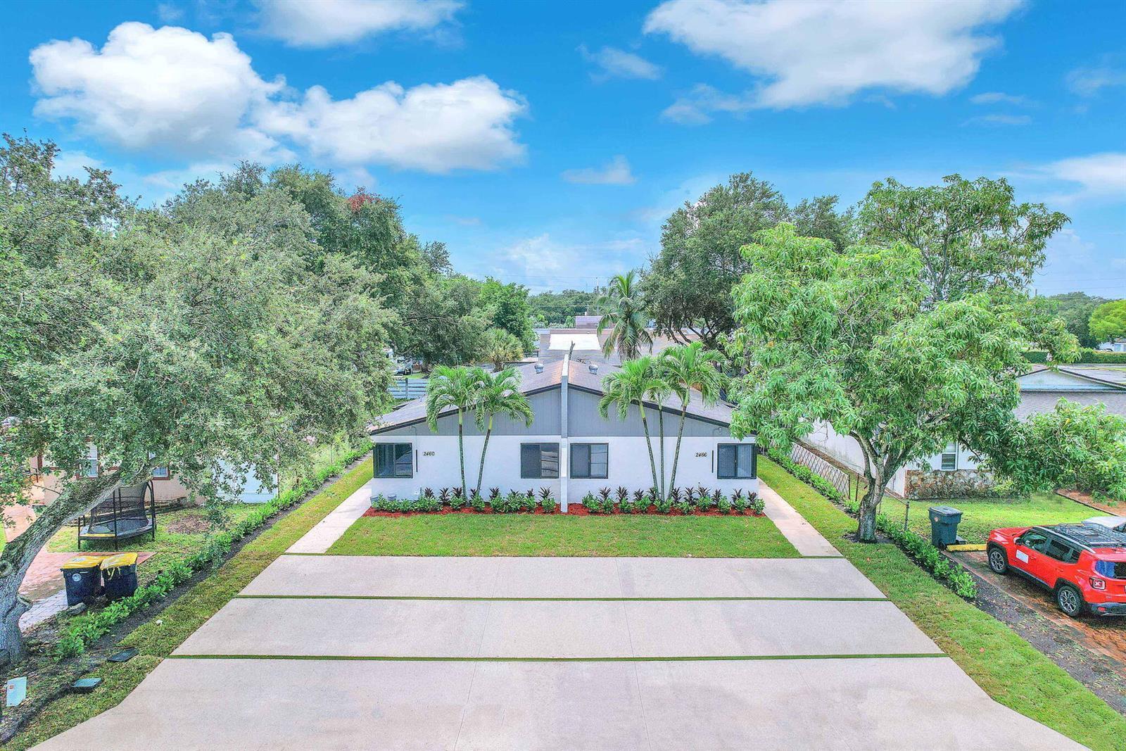 Building Photo - 2460 SW 58th Mnr