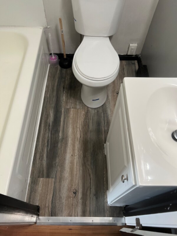 Building Photo - 5235 Woodland Ave