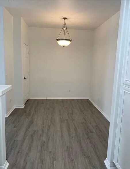 Building Photo - 1460 Rancho Rose Way