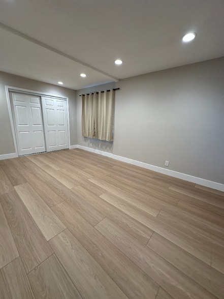 Building Photo - 276 Lippert Ave