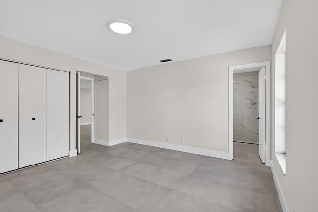 Building Photo - 846 Salem Ln