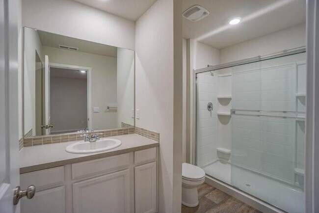 Building Photo - 5824 NE 80th Ct