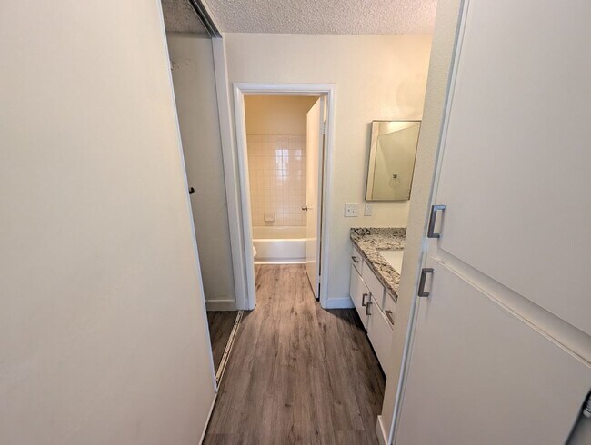 Building Photo - 4806 Nara Vista Way