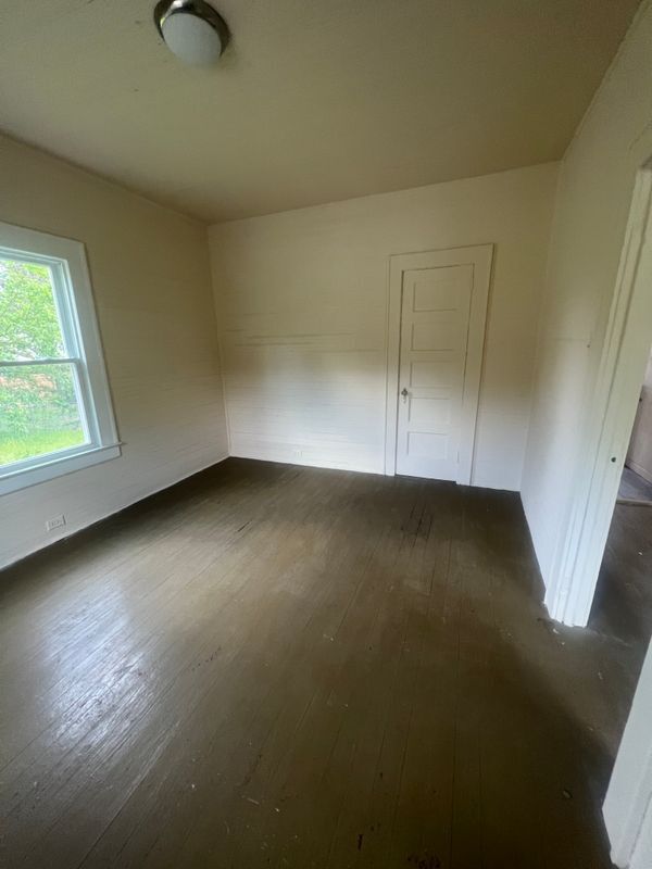 Building Photo - 412 Barker Ave