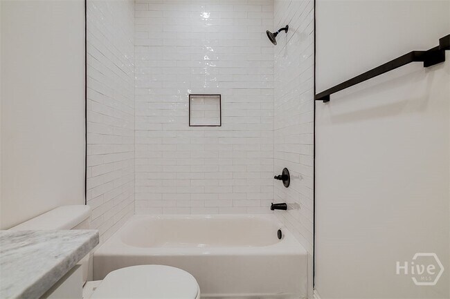 Building Photo - 1407 E 32nd St