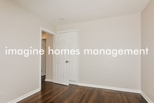 Building Photo - Stunning 3 Bedroom Ranch in Ladue Schools