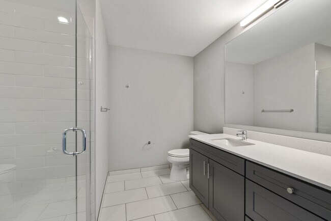 Building Photo - 450 W Belmont Ave