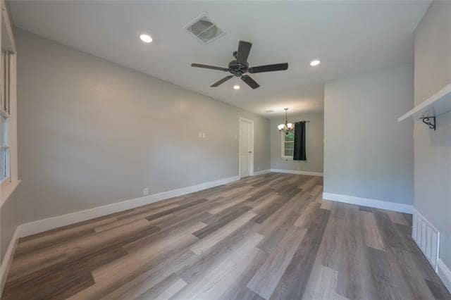 Building Photo - 1209 E Lovers Ln