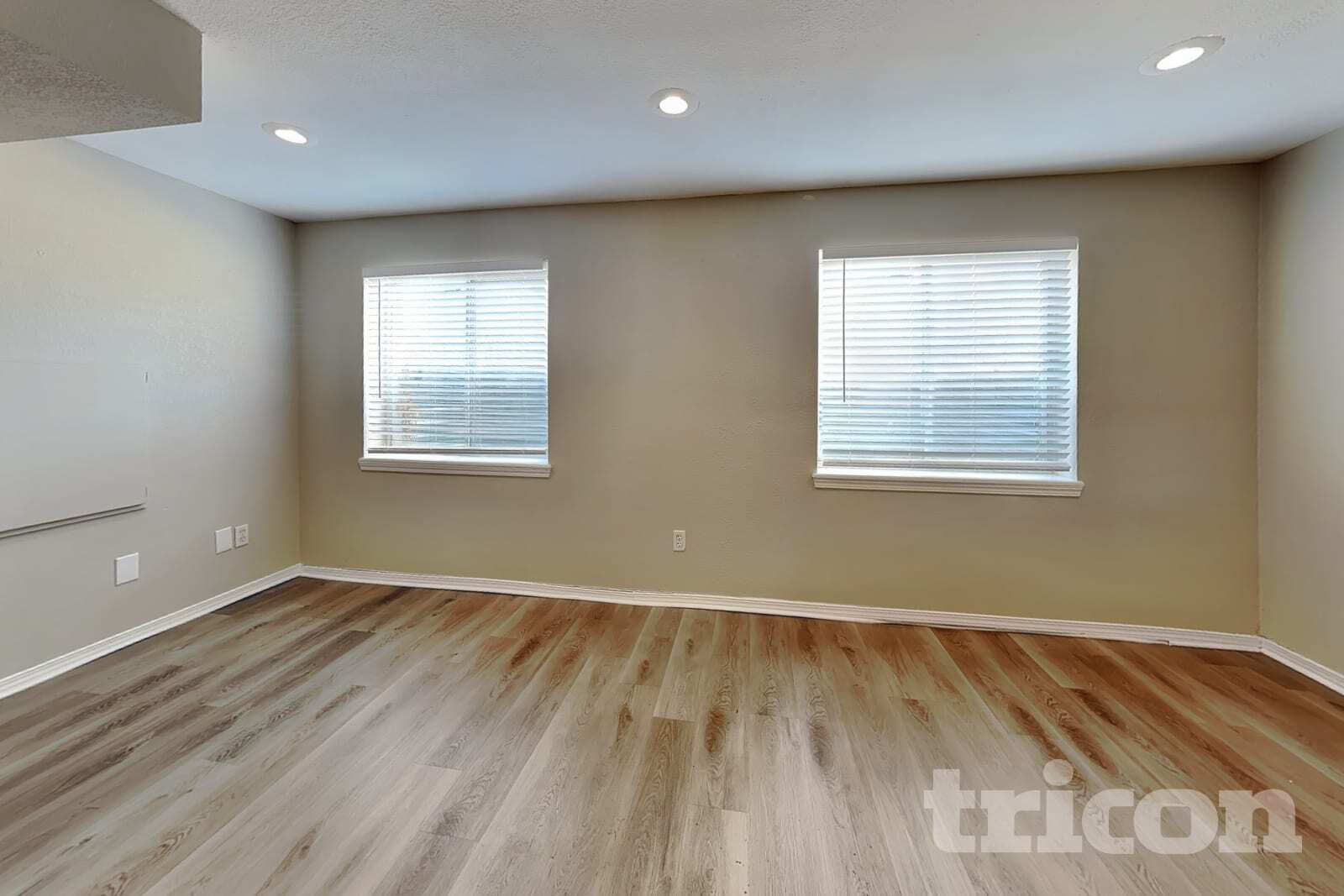 Building Photo - 12789 Elm St
