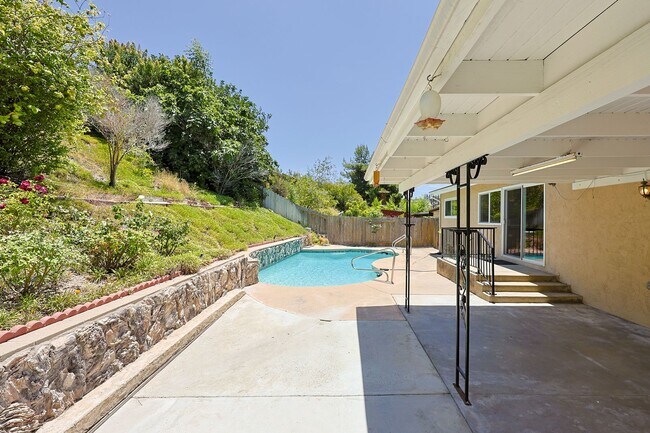 Building Photo - 4 Bed | 2.5 Bath Single-Family Home at the Base of Cowles Mountain