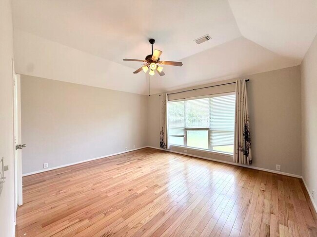 Building Photo - 9006 Sundown Dr