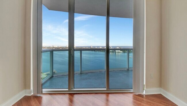 Building Photo - 241 Riverside Dr