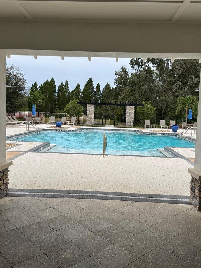 Building Photo - Beautifully maintained 3-bedroom, 2.5-bath townhome