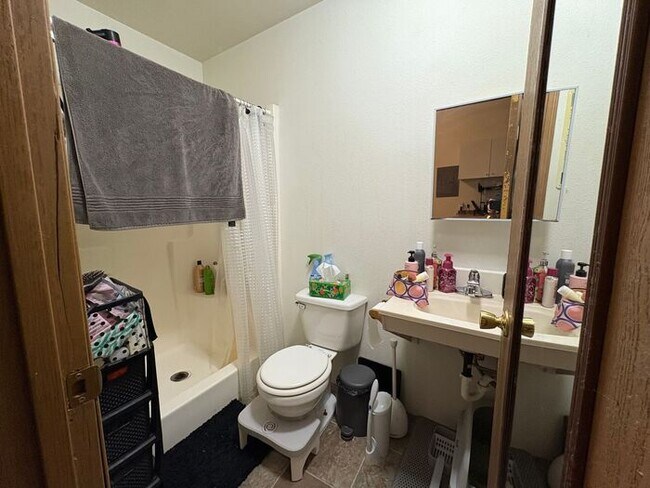 Building Photo - $850 | 1 Bedroom, 1 Bathroom Apartment | Pet Friendly | Available for an August 1st, 2026 Move In!
