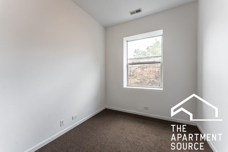 Building Photo - 5054 N Winthrop Ave
