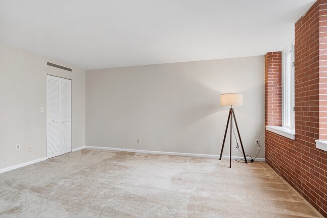 Building Photo - 100 Keyes Rd