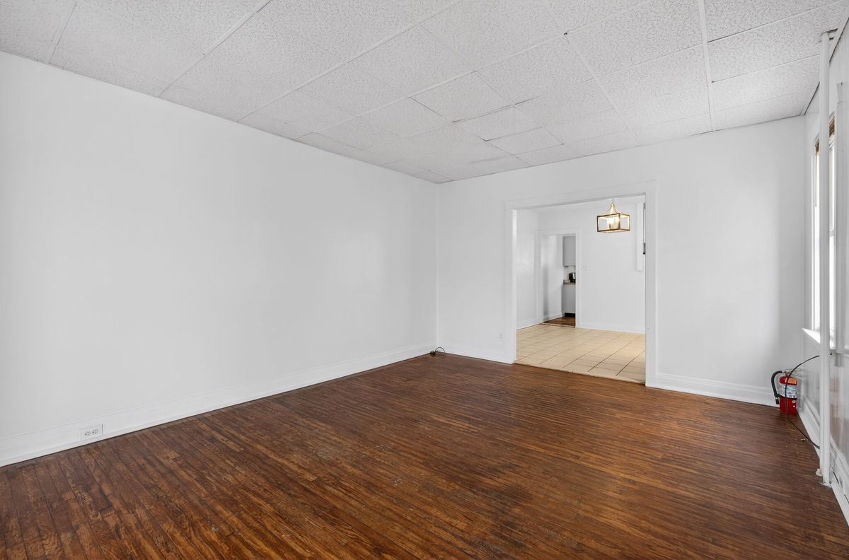 Building Photo - 406 S 18th St