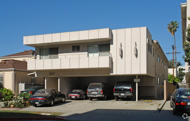 Building Photo - Bedford Garden