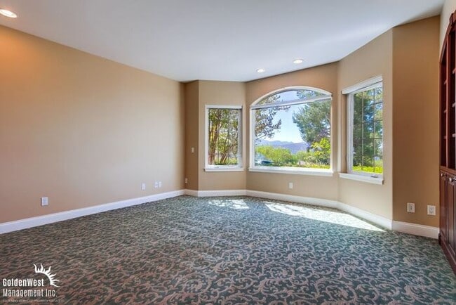 Building Photo - Luxury 4Bdm 4.5Ba Dream Home w/Wine Cellar...