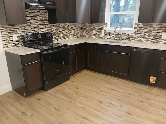 Building Photo - 119 Bluebonnet Dr