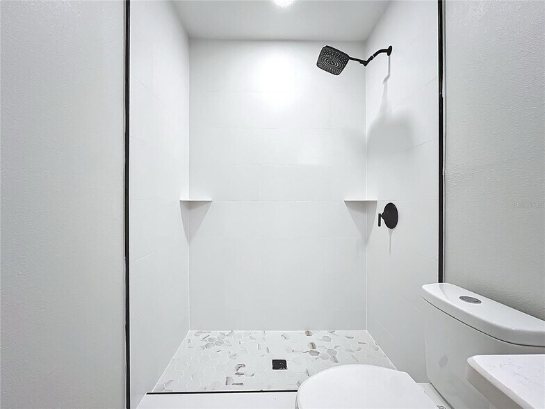 Building Photo - 1305 Eagleview Dr