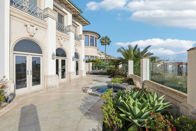 Building Photo - OCEAN VIEW CUSTOM BUILT LUXURY ESTATE