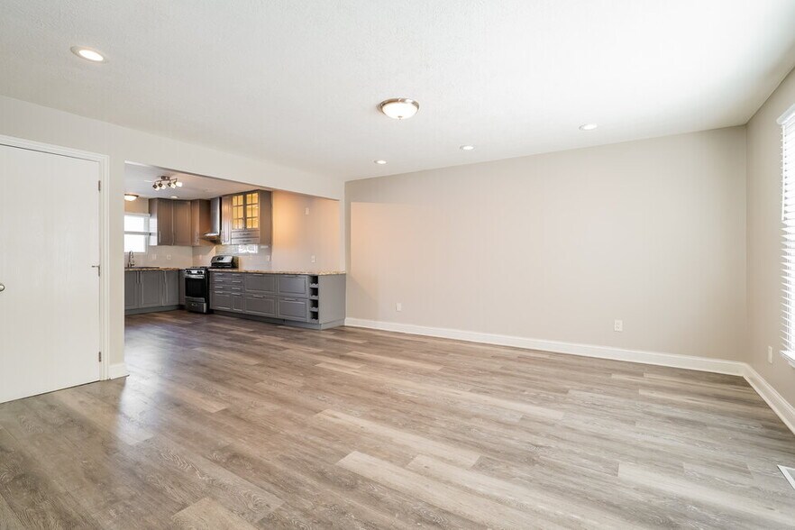 Building Photo - 100 Dakota Ct