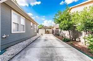 Building Photo - 231 Cody St