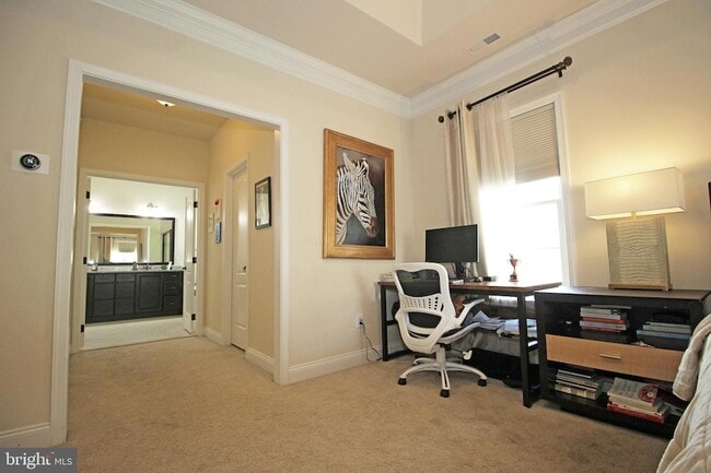 Building Photo - 405 Park Hill Ln