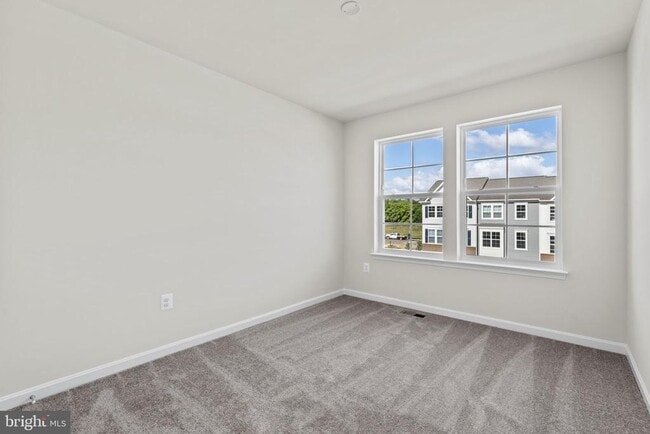 Building Photo - 136 Winterplace Dr