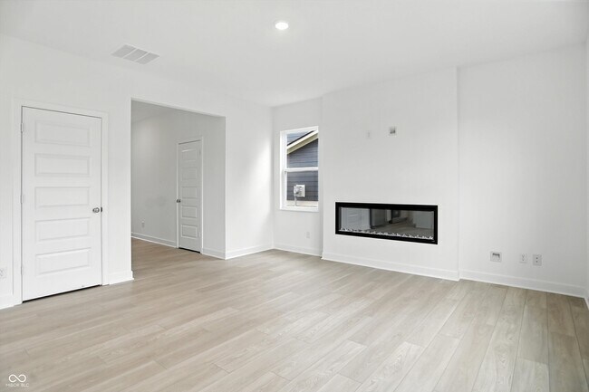 Building Photo - 15294 Swallow Fls Wy