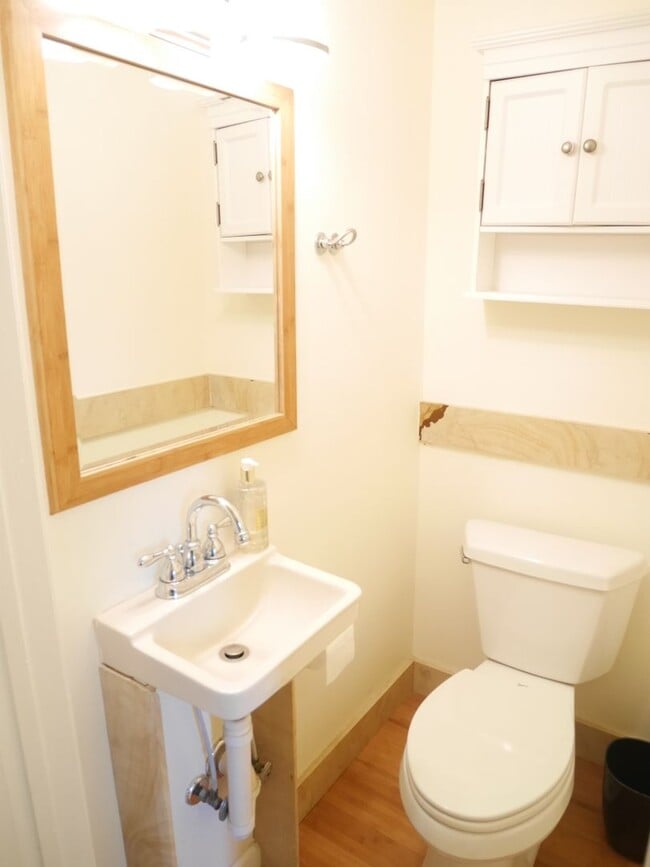 Building Photo - Jessup Townhome- Move-in Ready