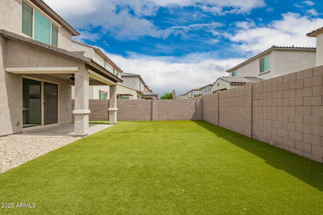 Building Photo - 5427 S Canyon Rim
