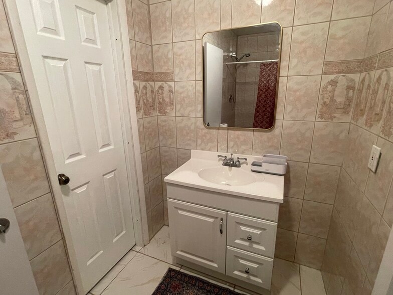 Building Photo - 12840 SW 11th Pl