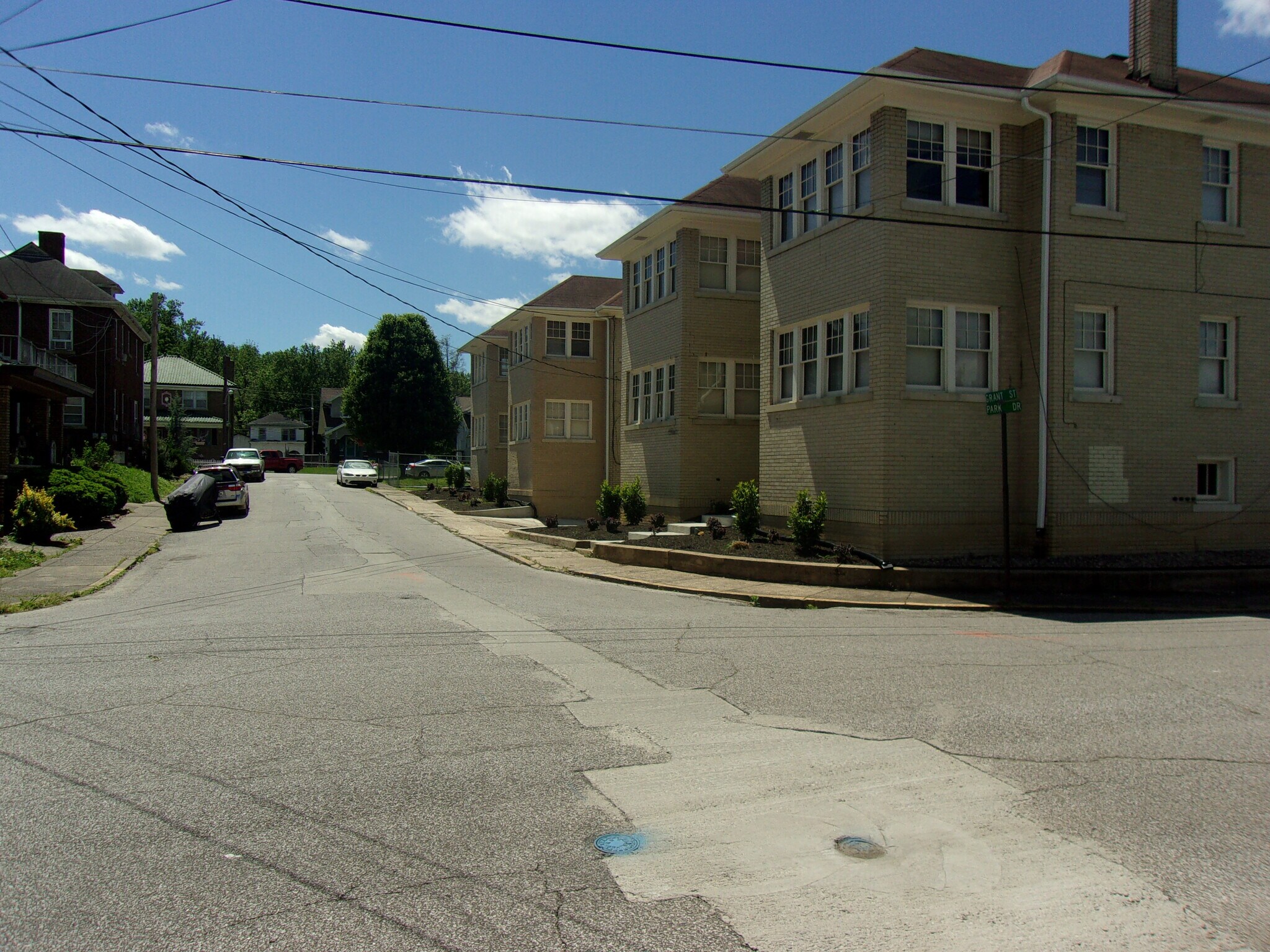 Building Photo - 309 Park Dr