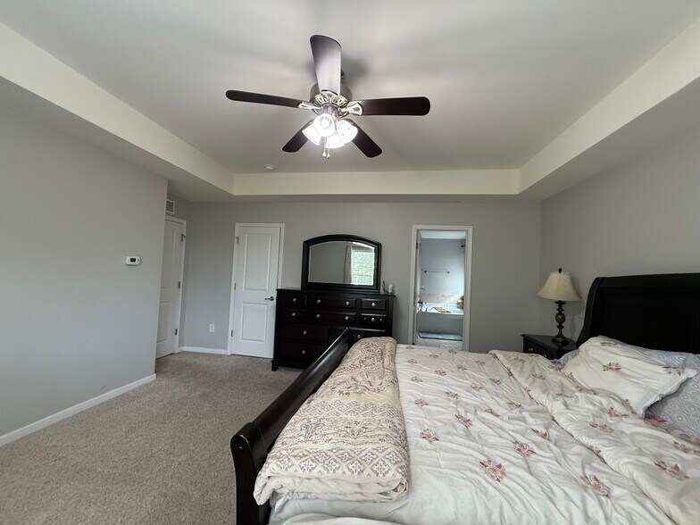 Building Photo - 6000 Fryars Gate Ct
