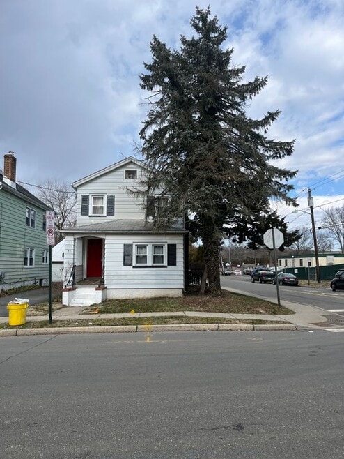 Building Photo - 85 Birch Ave