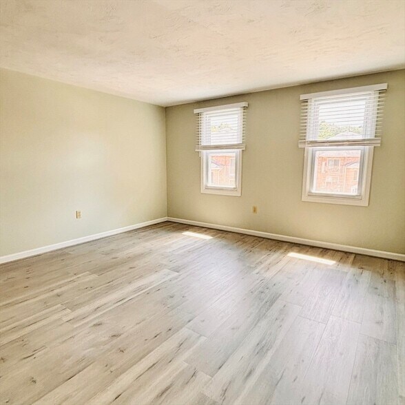 Building Photo - 364 Neponset St
