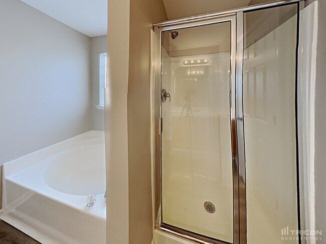 Building Photo - 385 Chadwick Cmns