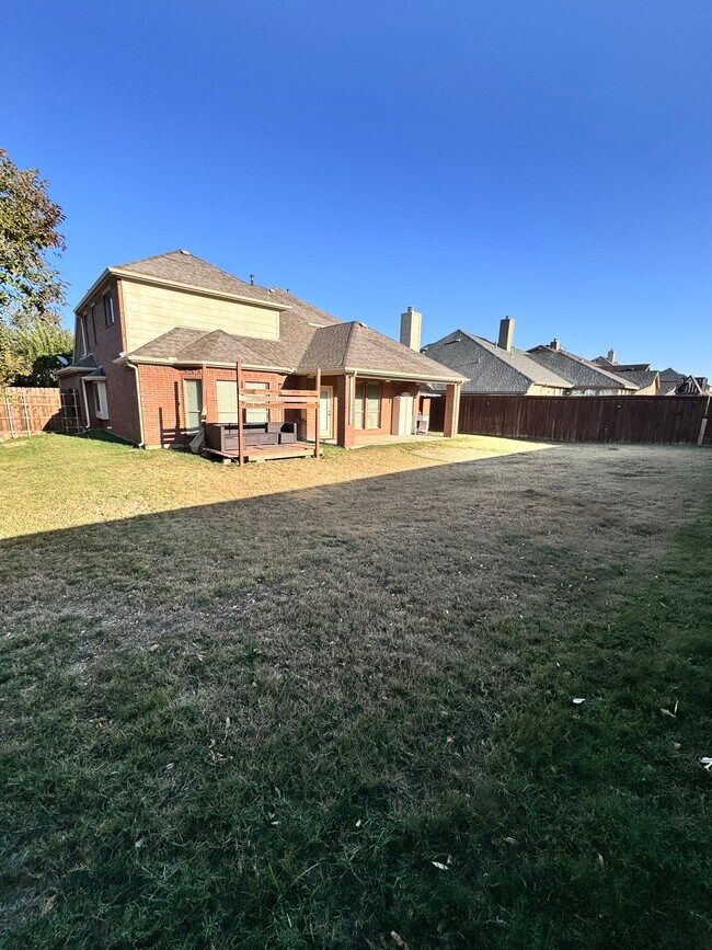 Building Photo - 15833 Bent Rose Way