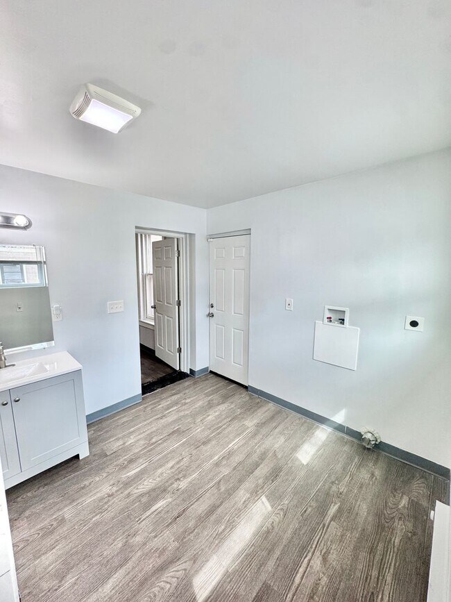 Building Photo - 1410 W Turner St