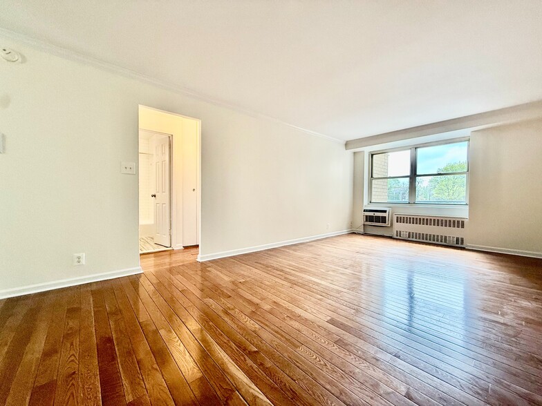 Primary Photo - 30 Park Ave