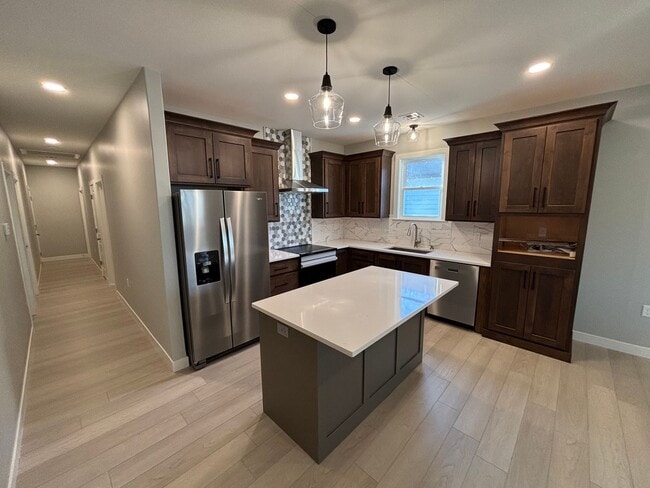 Building Photo - Stunning New Build in Central Manhattan! Available NOW!