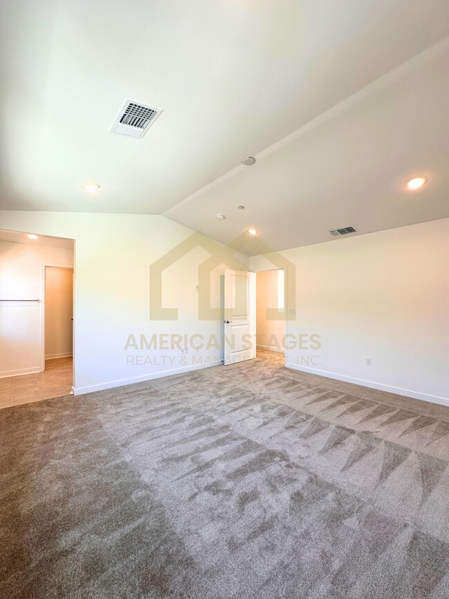 Building Photo - 1724 River Vista Way