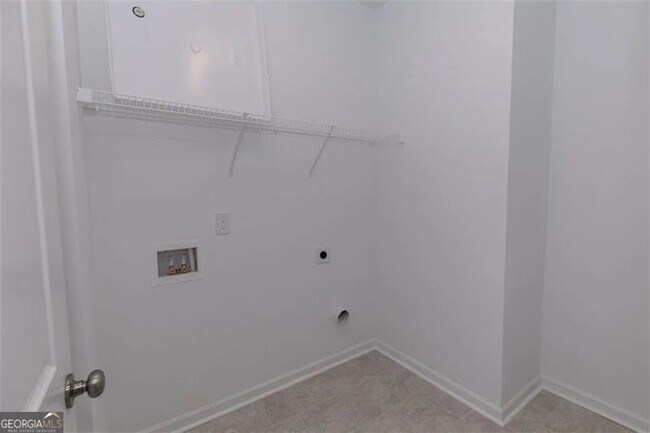 Building Photo - 2176 Derrick Dr